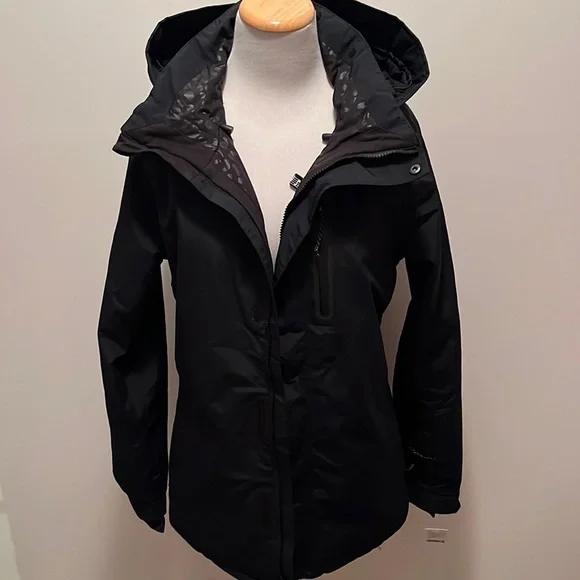 Volcom Eva Insulated Gore-Tex Jacket Size Medium NWT